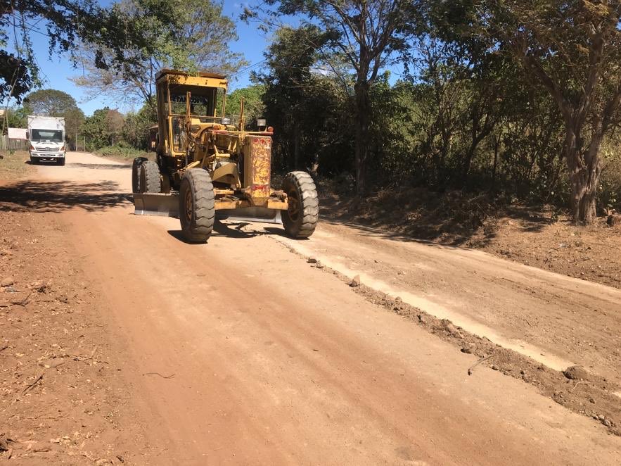 obras-publicas-inicia-trabajos-para-reparar-la-calle-del-canton-tierra-blanca-chirilagua